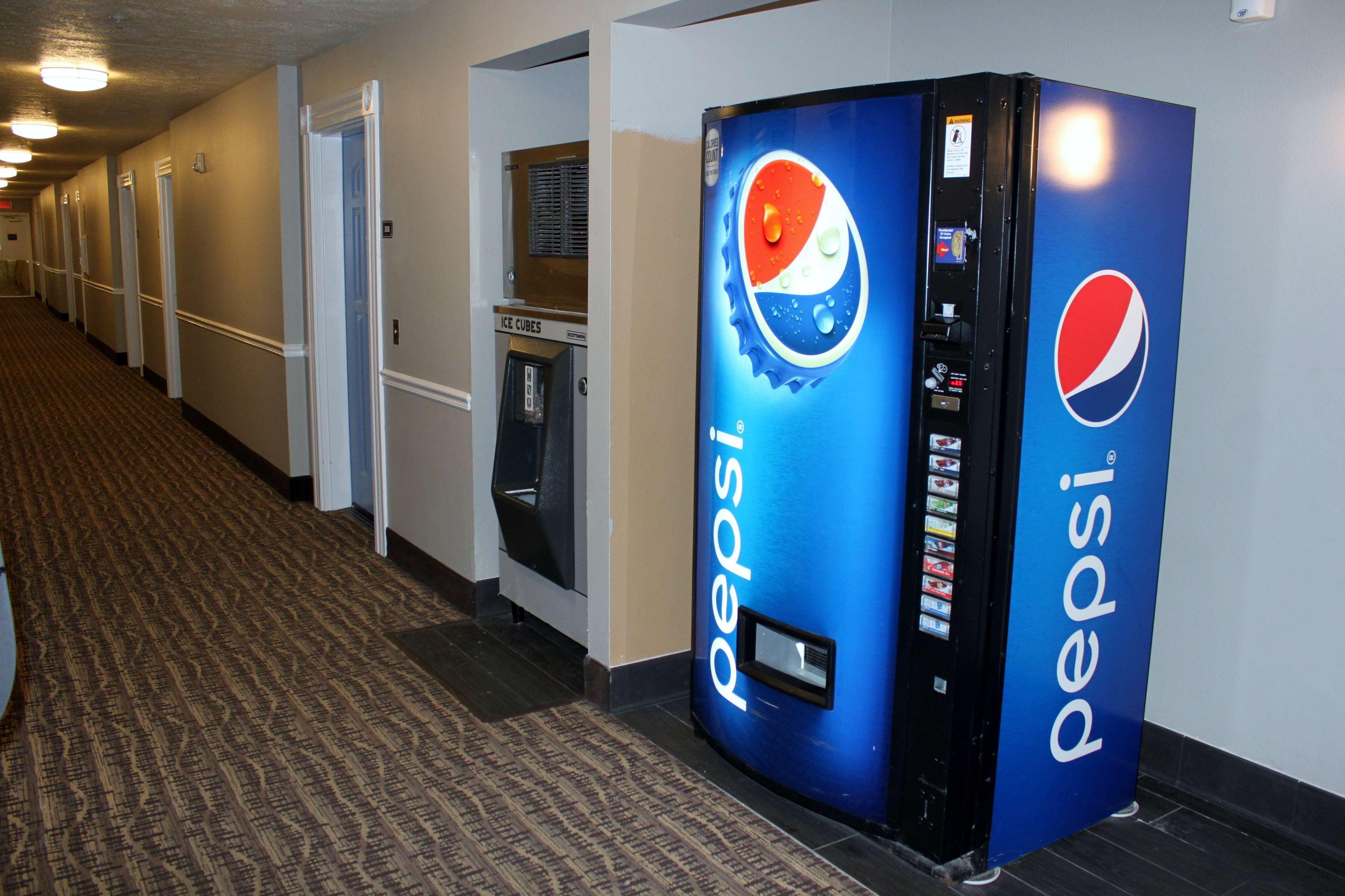 Best Western Plus Moose Jaw Esterno foto