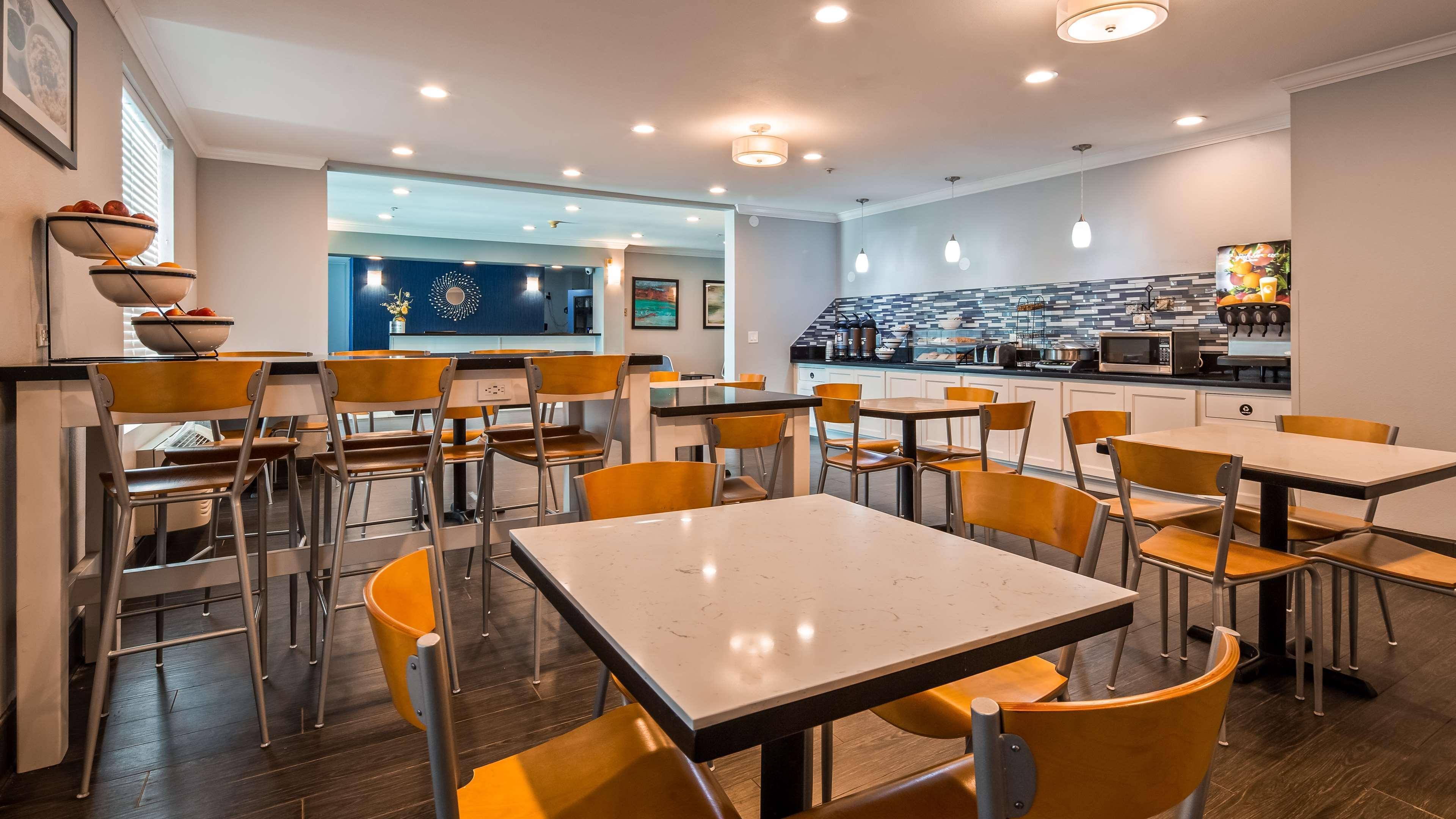 Best Western Plus Moose Jaw Esterno foto