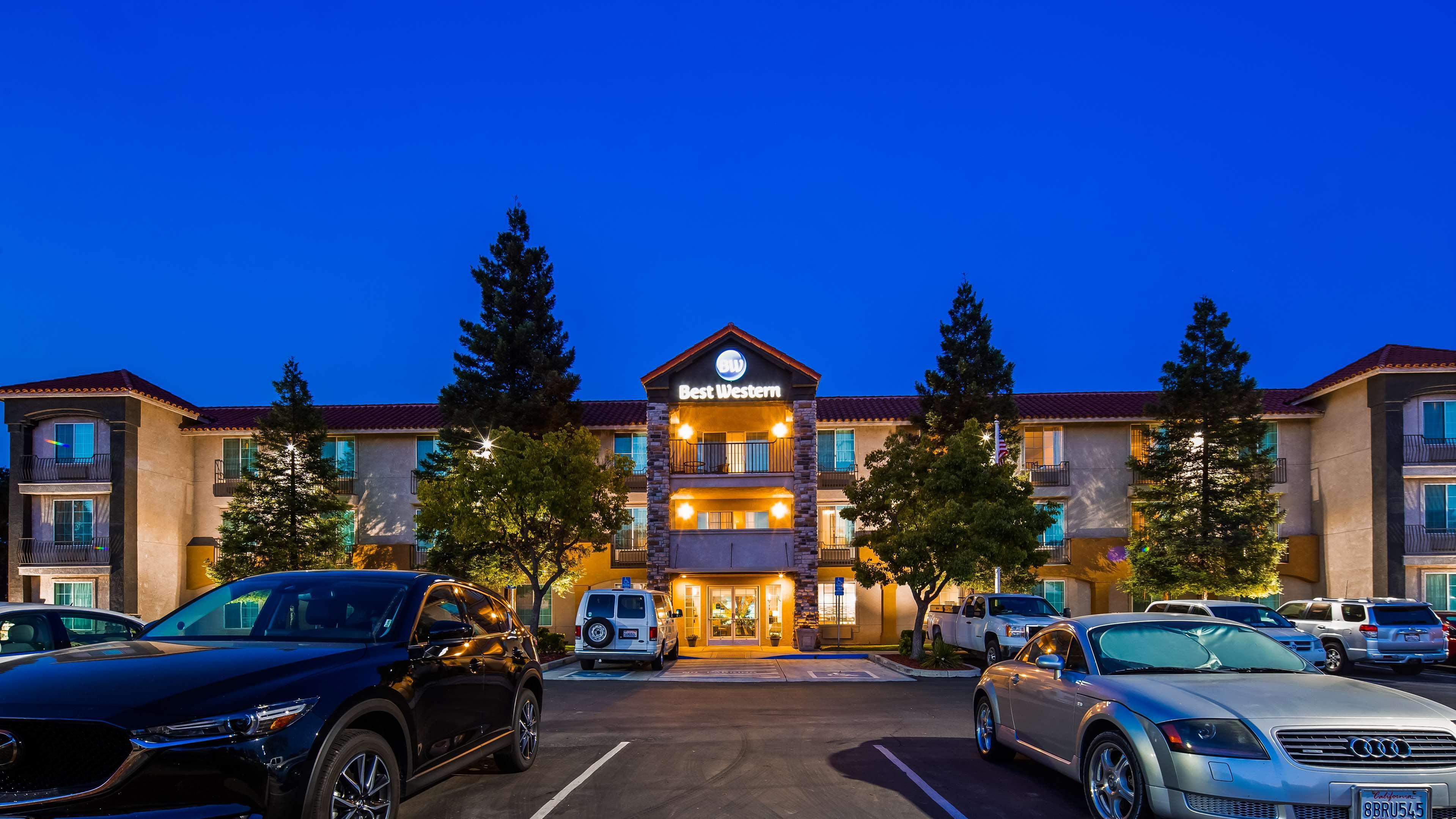 Best Western Plus Moose Jaw Esterno foto