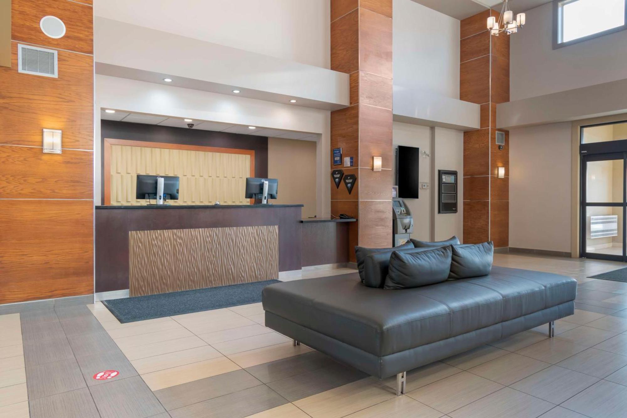 Best Western Plus Moose Jaw Esterno foto